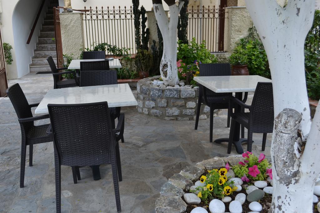Christina Guest House Mystras Exteriér fotografie
